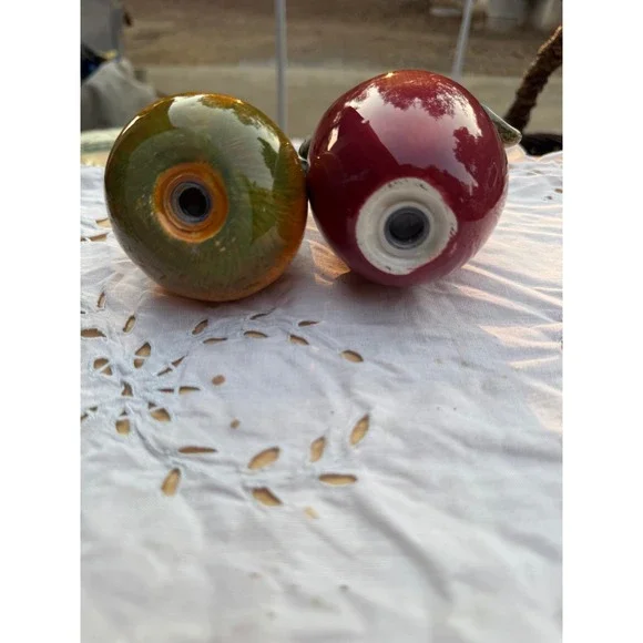 Vintage Sakura Oneida Apple & Pear Salt Pepper Shakers 2-Piece Set Earthenware - Picture 4 of 4